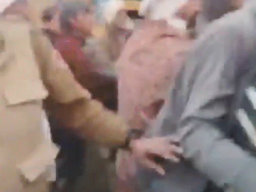 Tonk Treasure Mystery: खुदाई में निकली हांडी, मचा Loot Chaos 4 Image