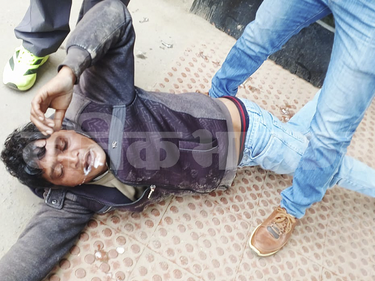 राठधना गांव के राजेश ने जहर पीकर ड्रामा रचा था। उसका खानपुर PGI में इलाज चल रहा है।