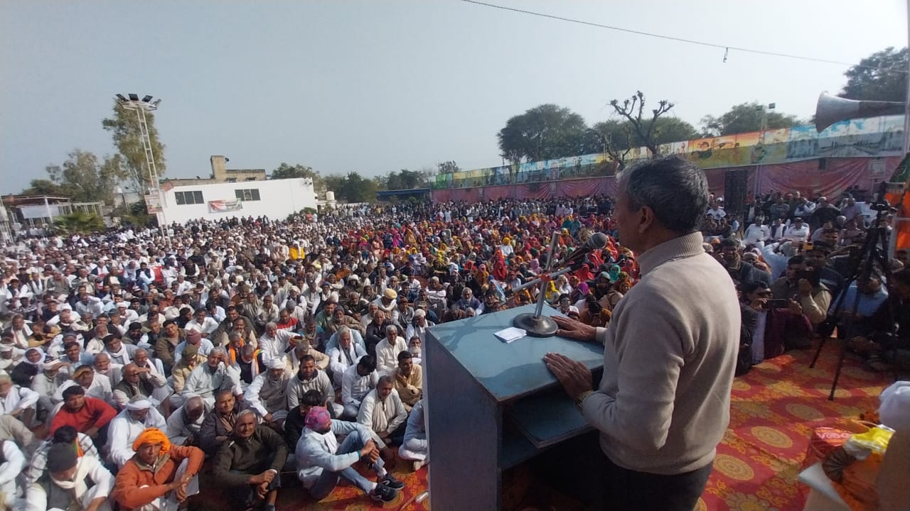 नव वर्ष मिलन समारोह को संबोधित करते हुए पूर्व मंत्री डा. अभय सिंह