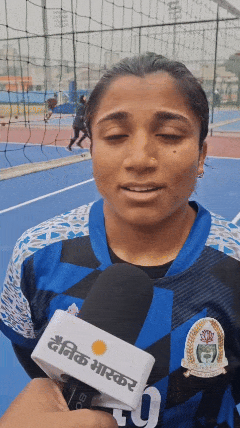 टीम की कप्तान इशिमा ने कहा- जब इन्हे कोई दिक्कत नहीं तो हमें क्यों होगी। अच्छा लगता है।