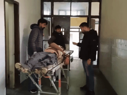 पठानकोट में गर्लफ्रेंड से मिलने गए युवक की हत्या:  युवती के परिजनों ने घर में बंद कर पीटा; पिता को फोन कर बोला- मुझे बचा लो – Pathankot News