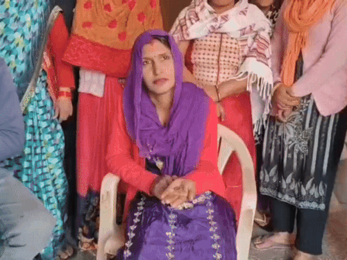 कविता, जिसके कमरे के नीचे के हिस्से से 20 साल बाद गोली निकली।