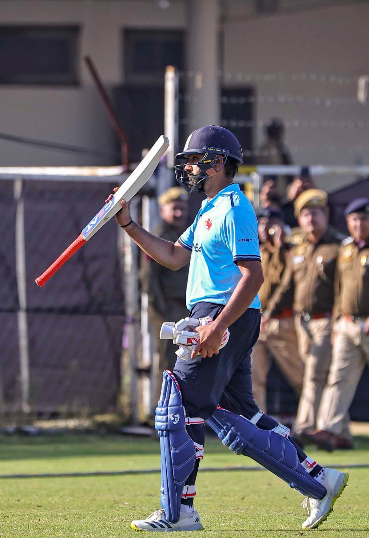 रोहित शर्मा ने विजय हजारे ट्रॉफी 2025-26 सीजन में 2 मैच खेले।