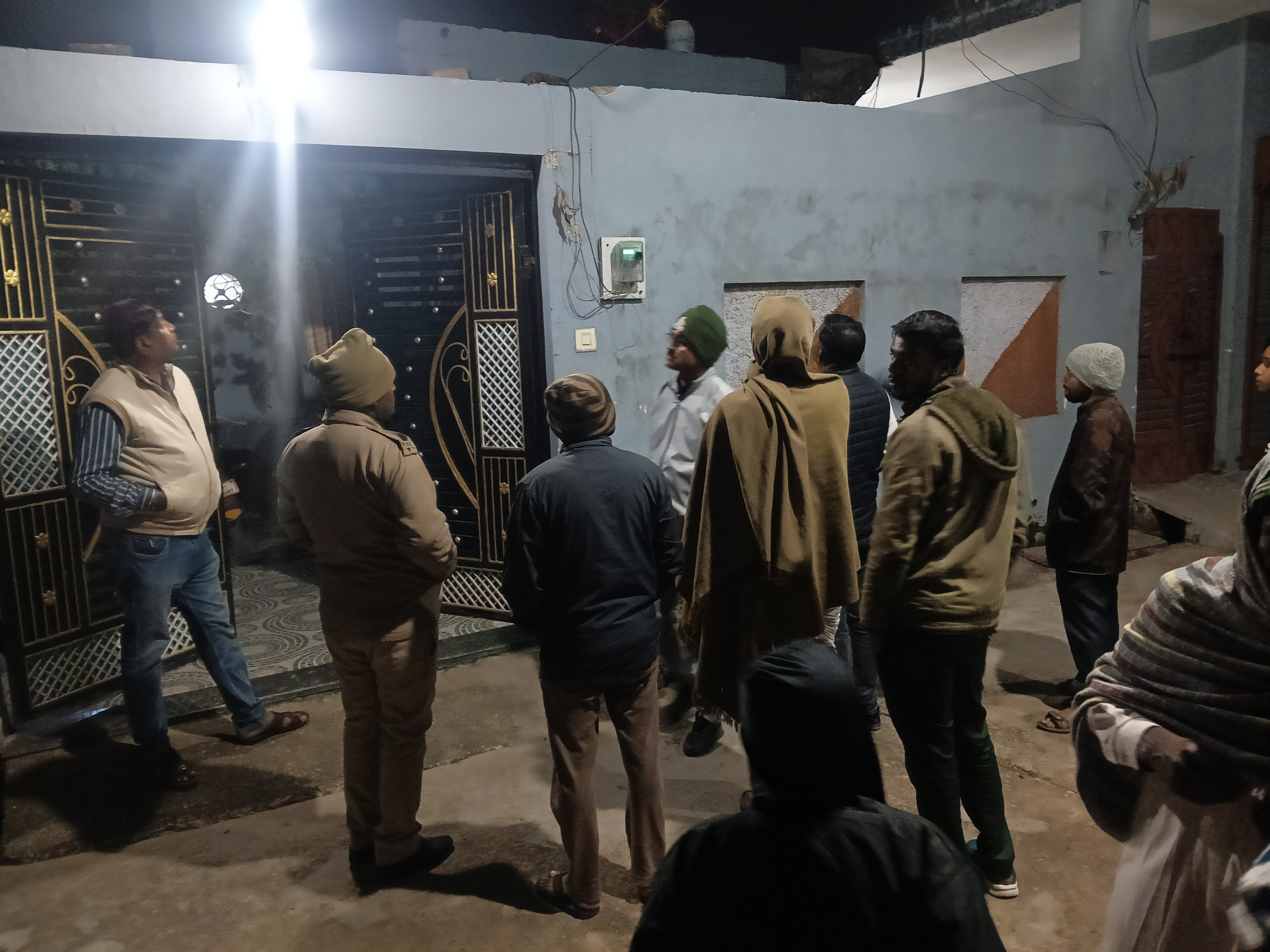 Goods worth Rs 2 lakh stolen from a policeman's empty house