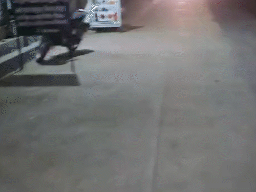 पेट्रोलिंग के दौरान संदिग्ध रूप से घूम रहे युवक को पकड़ा।