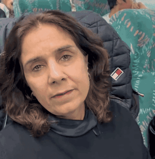 हादसे को लेकर जानकारी देते हुए यात्री उर्वशी कक्कड़।