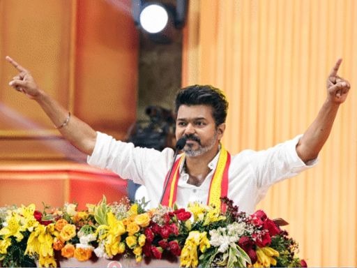 विजय ने इसी साल 2 फरवरी को अपनी पॉलिटिकल पार्टी ‘तमिलगा वेत्री कषगम’ लॉन्च की थी।