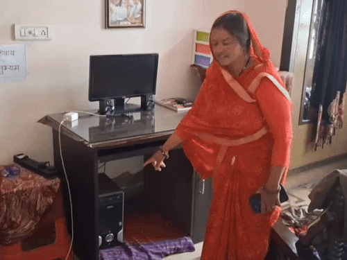 गनीमत रही की समय रहते आग पर काबू पा लिया गया। जिससे एक बड़ा हादसा टल गया।