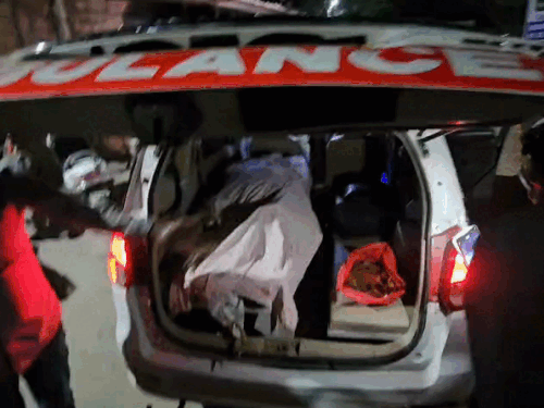 महिला का सिर कटकर अलग होने के साथ बॉडी बुरी तरह से कुचल गई थी।