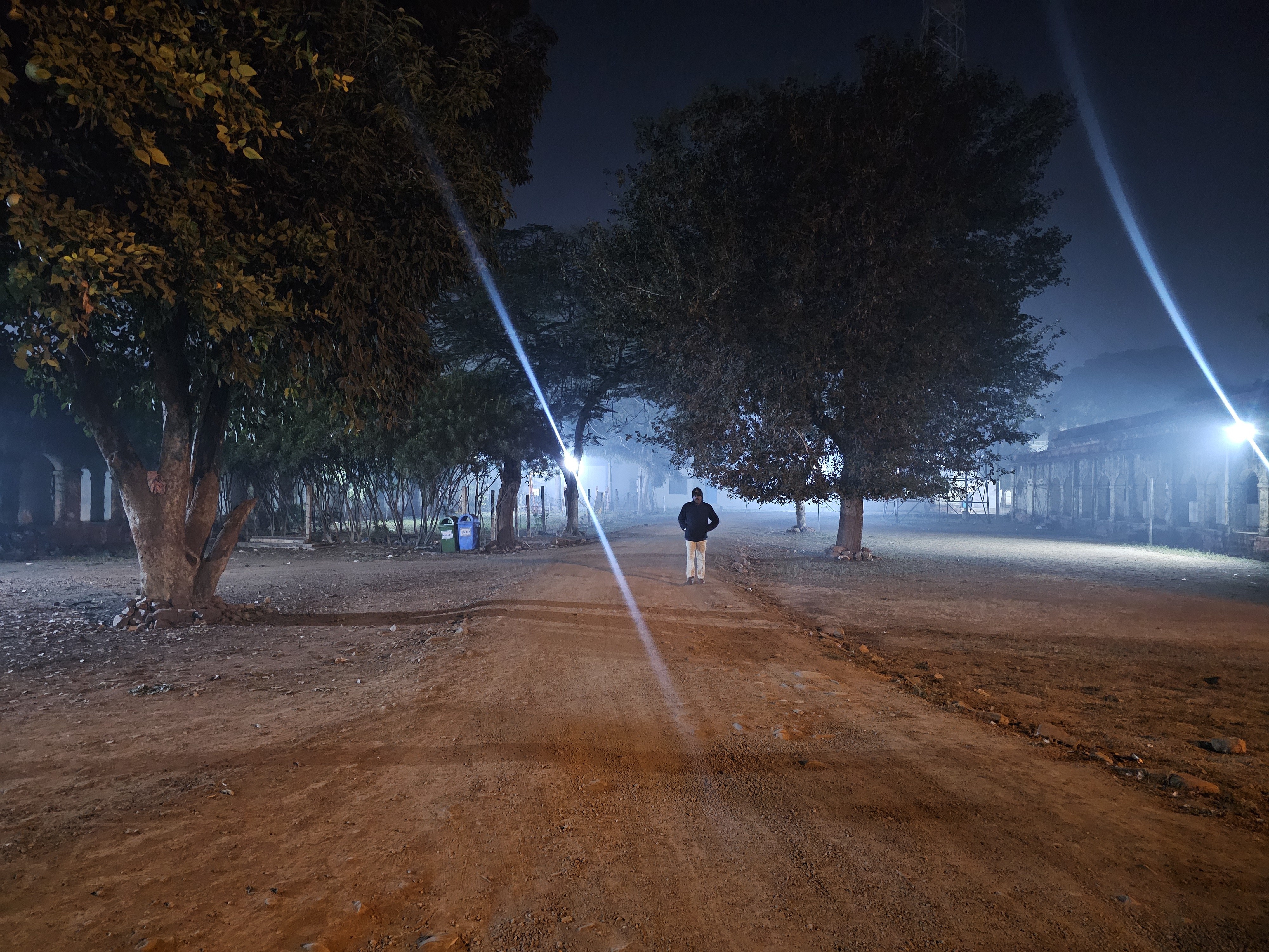 रात में पारा 9 डिग्री पहुंच गया और मंगलवार सुबह 11 डिग्री दर्ज किया गया।