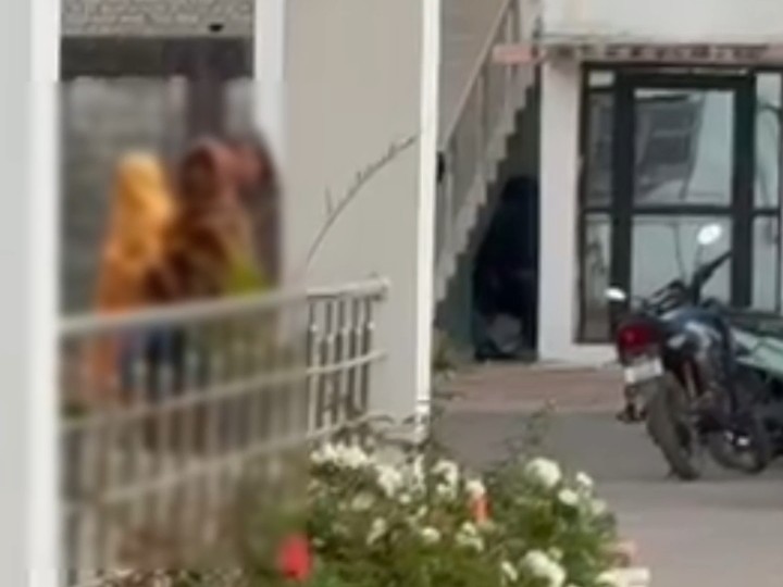 पीड़िता के परिजनों ने एसपी दफ्तर पहुंचकर मामले की शिकायत की है। - Dainik Bhaskar