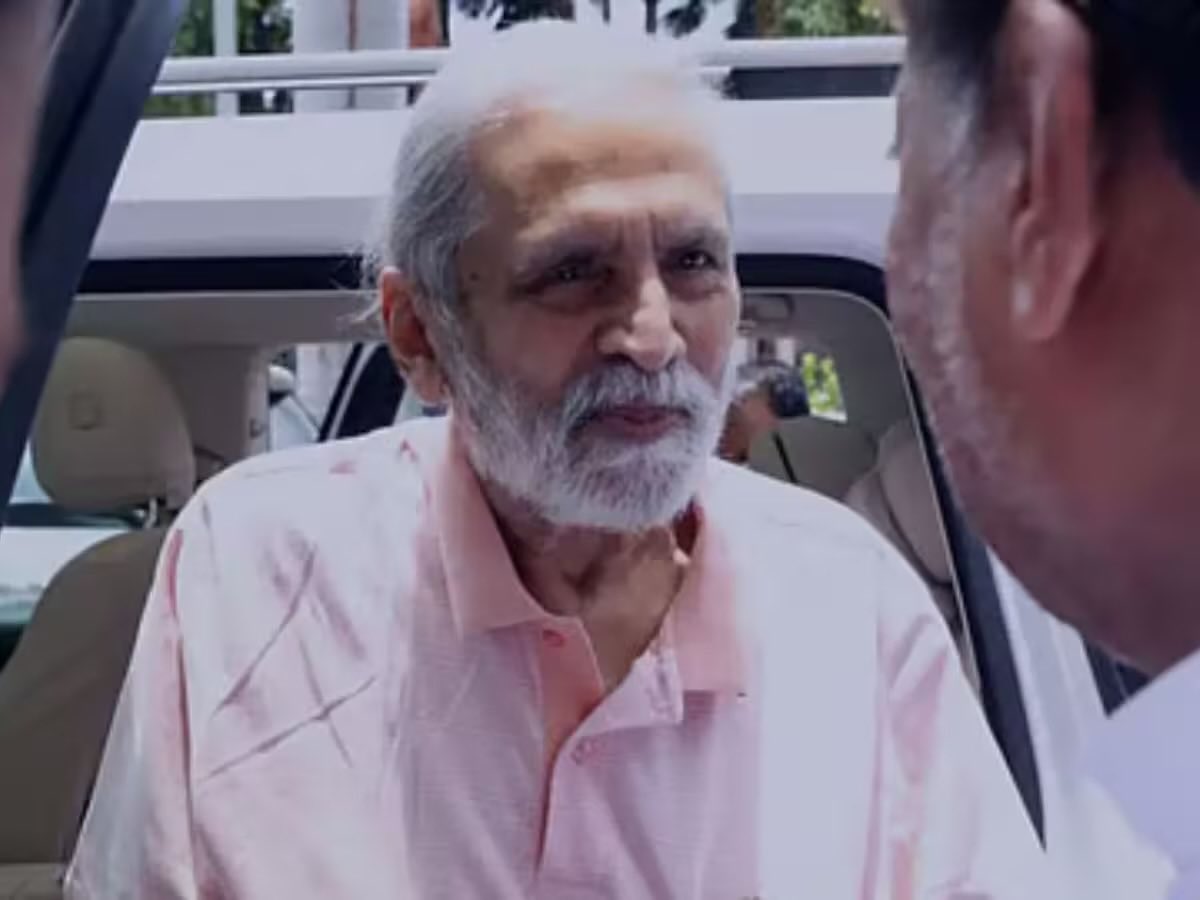 पूर्व केंद्रीय मंत्री कलमाड़ी की कुछ समय पहले की तस्वीर है।