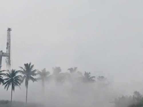 कोनसीमा के राजोले इलाके के कुएं में 5 जनवरी की दोपहर आग लगी। - Dainik Bhaskar