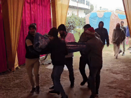 पुलिस ने शव कब्जे में लेकर पोस्टमॉर्टम के लिए सिविल अस्पताल में भिजवा दिया है।