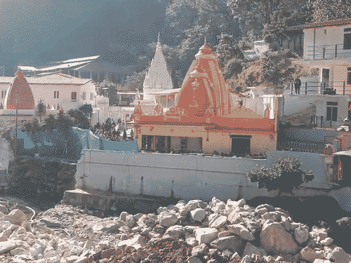 नैनीताल में स्थित कैंची धाम जो युवाओं की पहली पसंद बनकर उभरा है।