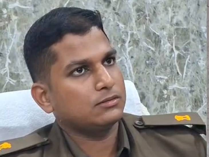 एएसपी आयुष गुप्ता ने साइबर ठगों से बचने के लिए अलर्ट रहने की बात कही है।