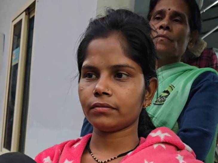 रोशनी कोरी परिवार के साथ पलायन करने की तैयारी में है।