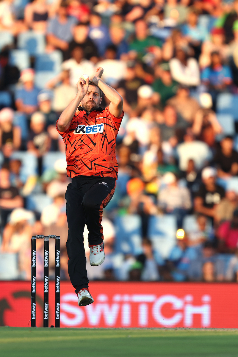 सनराइजर्स ईस्टर्न केप के एनरिक नोर्त्जे 3 विकेट लिए।