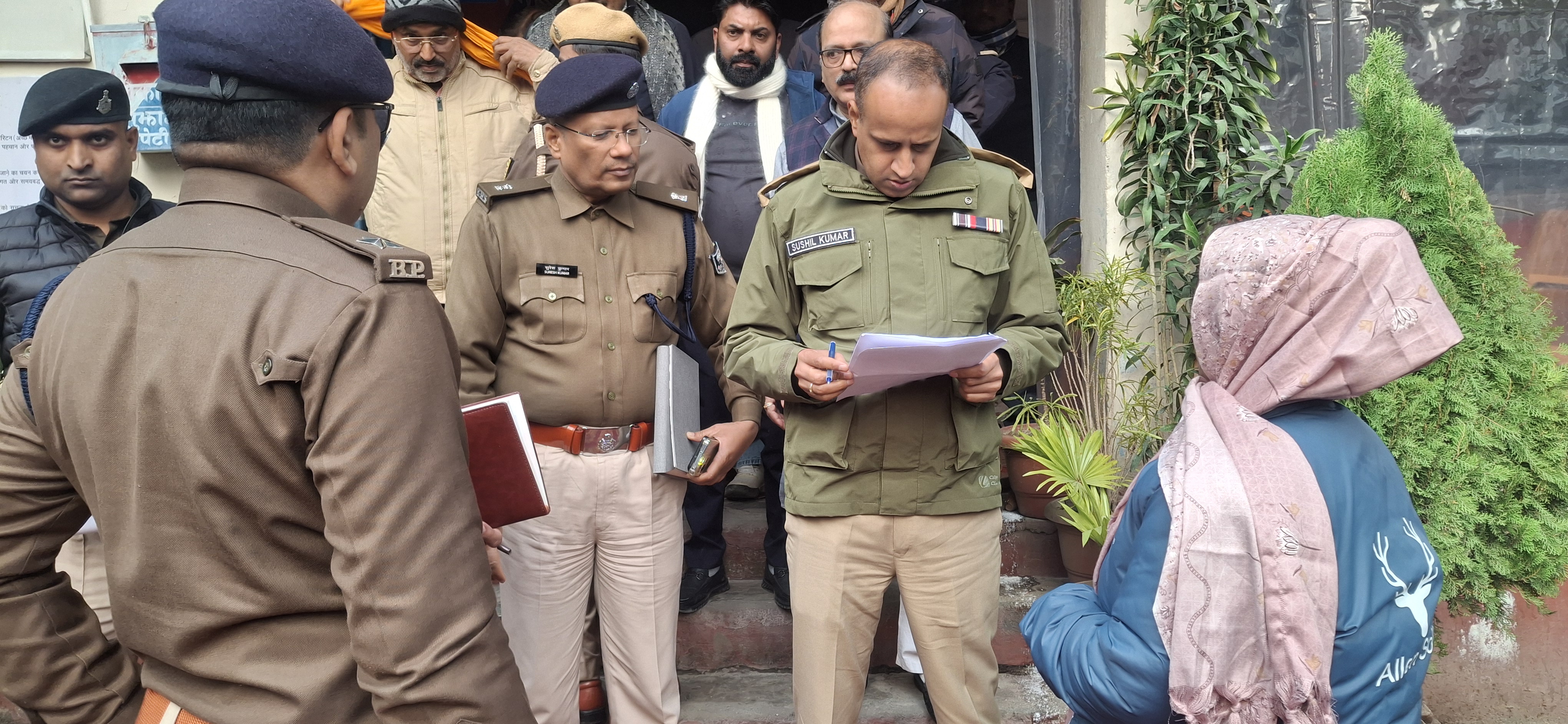 पुलिस जांच में जुटी है।