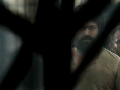 KGF ফিল্মটি ছিল প্রথম কন্নড় ছবি যা 200 কোটি রুপি আয় করে।