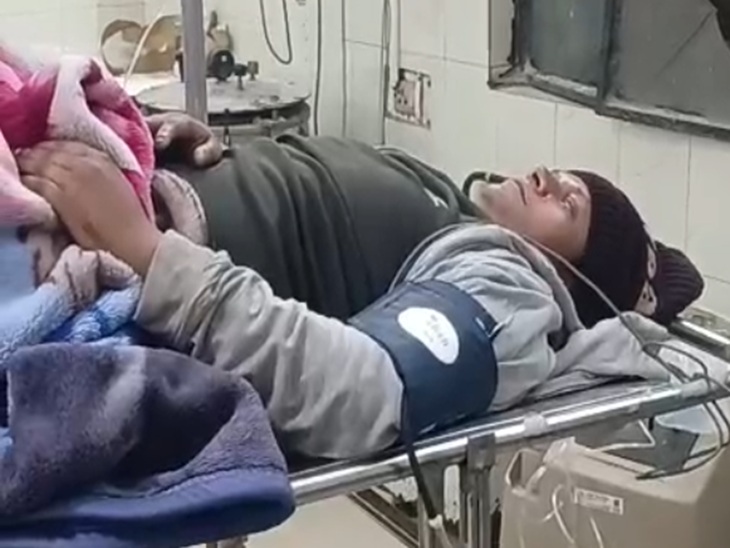 पीड़ित का इलाज चल रहा है।