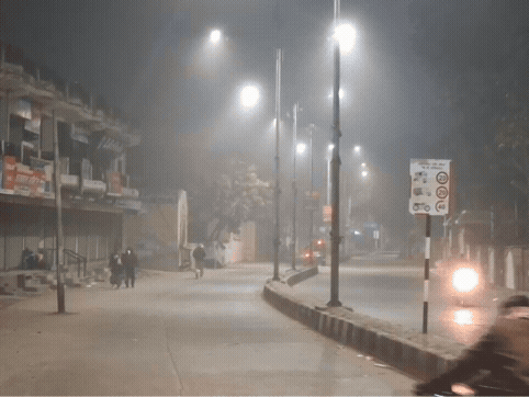 डीडवाना : घने कोहरे की वजह से वाहन चालकों को भारी परेशानी का सामना करना पड़ रहा है।