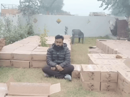 पुलिस ने आरोपी को गिरफ्तार कर लिया है जिससे पूछताछ की जा रही है।