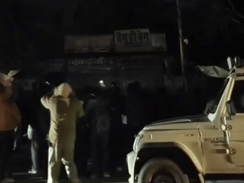 थाने के पास ही युवक बिजली के पोल पर चढ़ गया था।