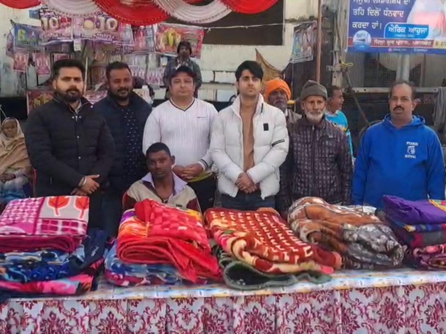 पठानकोट में भिखारी ने बांटे 500 गर्म कंबल:  बोला- 10-10 रुपए जोड़कर की व्यवस्था, पीएम मोदी भी कर चुके तारीफ – Pathankot News