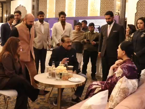 कार्यक्रम में विज क्राफ्ट एंटरटेनमेंट के को-फाउंडर शबास जोसेफ भी मौजूद रहे। इनकी कंपनी ने ही पिछले साल जयपुर में आईफा का आयोजन किया था।