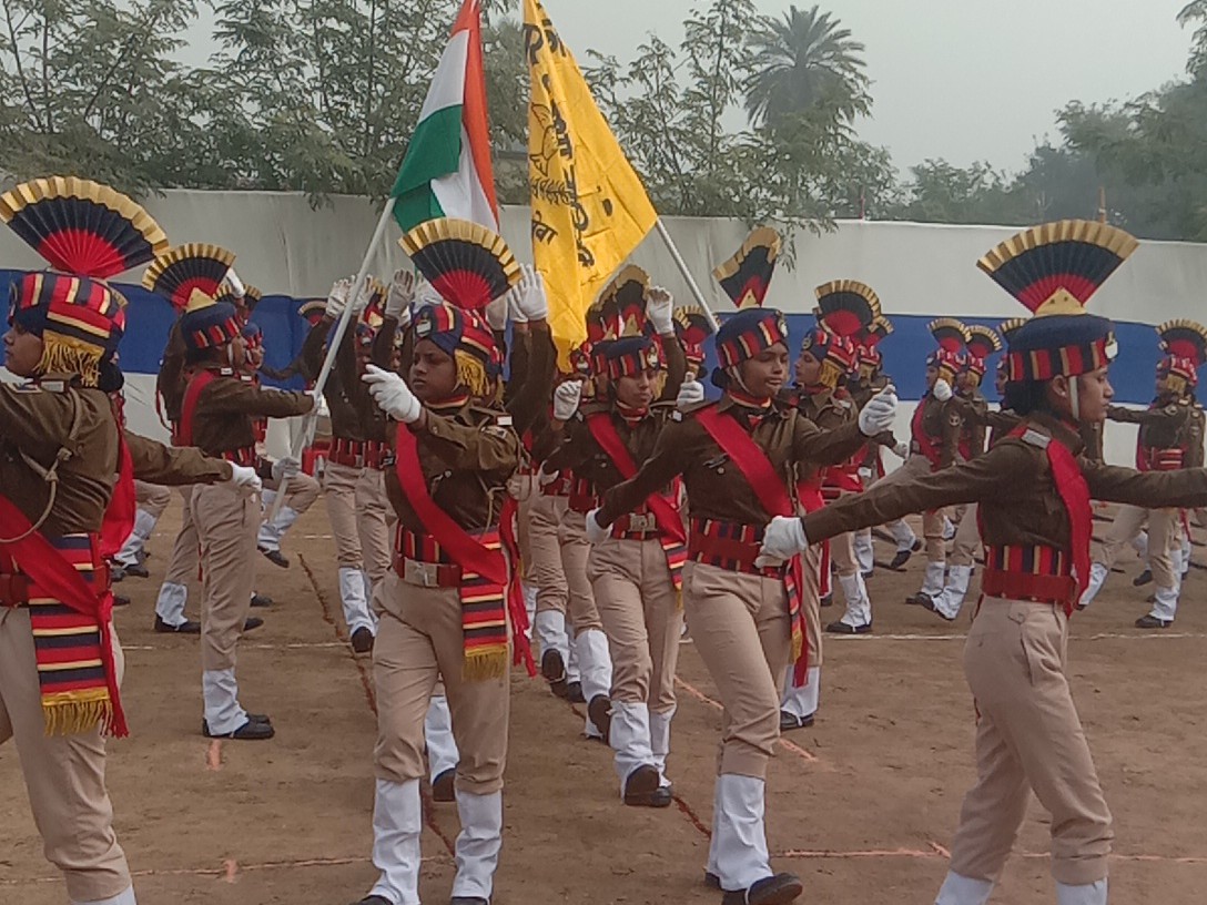 परेड का आयोजन हुआ।