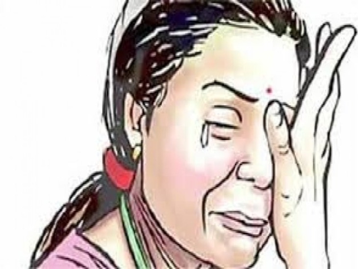 सुसराल वालों से परेशान होकर पीड़िता ने महिला थाने में रिपोर्ट दर्ज कराई। (प्रतीकात्मक फोटो) - Dainik Bhaskar