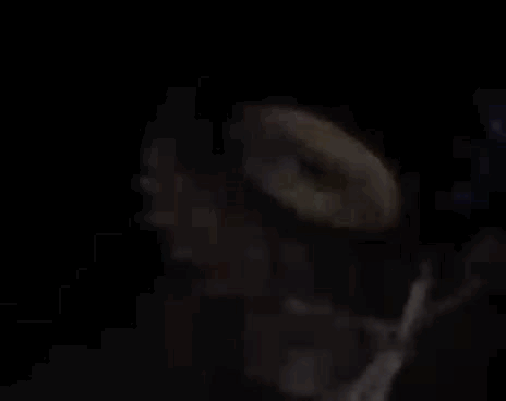 हादसे में ट्रेक्टर के टुकड़े हो गए।