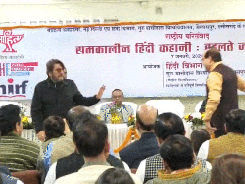 गुरु घासीदास सेंट्रल यूनिवर्सिटी के राष्ट्रीय परिसंवाद में साहित्यकार को अपमानित किया गया। - Dainik Bhaskar