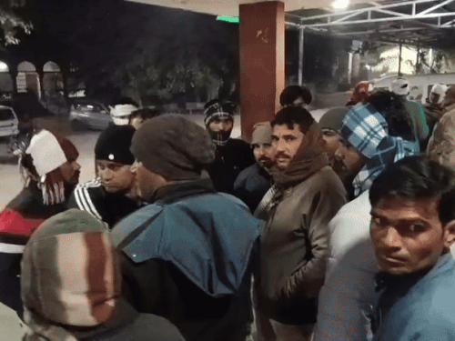 परिवार ने ससुराल पक्ष पर दहेज के लिए प्रताड़ित करने का आरोप लगाया है।