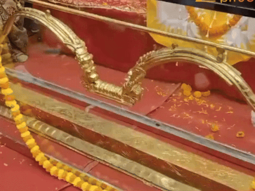 286 kg Panchdhatu Bow 'Kodand' to Be Offered to Ram Lalla at Ayodhya Ram Temple | पंचधातु का 286 किलो का 'कोदंड' ओडिशा से अयोध्या रवाना: आठ महीने में हुआ तैयार, 30