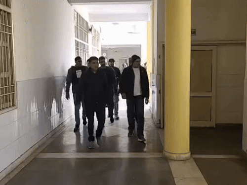 गोहाना की कोर्ट में कुख्यात गैंगस्टर अमन भैंसवाल को पेश करते हुए