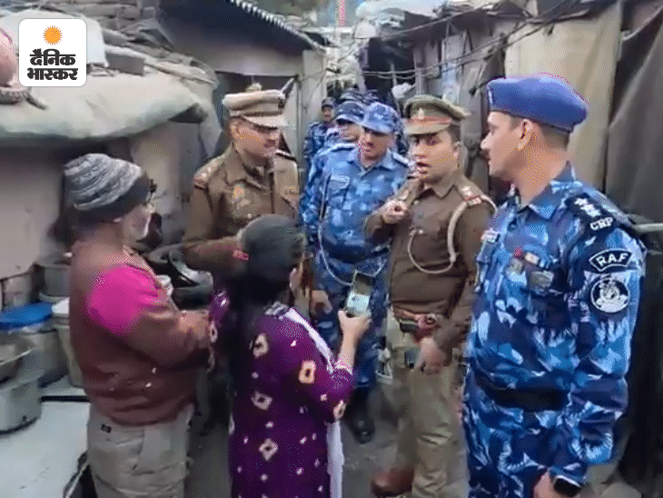 स्कैन कर बांग्लादेशी बताने वाली मशीन का सच क्या:  SHO बोले- मजाक था, लोगों ने कहा- बिहार से हैं, पुलिस बार-बार कागज मांग रही
