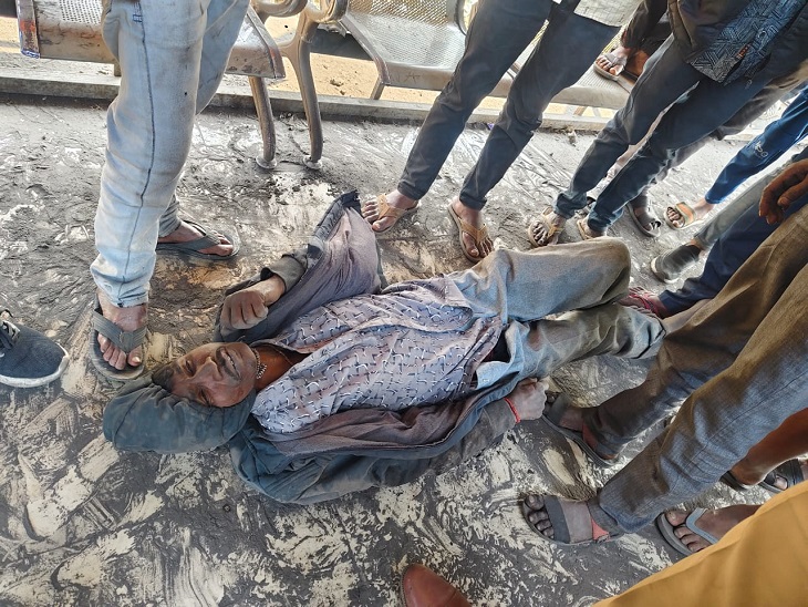 कोरबा के सरईसिंगार निवासी हरप्रसाद भैना (55) की ठंड से जान चली गई। यात्री प्रतिक्षालय में उनकी लाश मिली है।