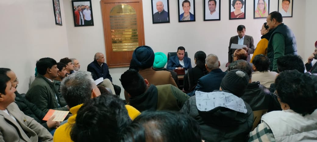 चंडीगढ़ में प्रदर्शन संबंधी मीटिंग करते हुए चंडीगढ़ कांग्रेस नेता।