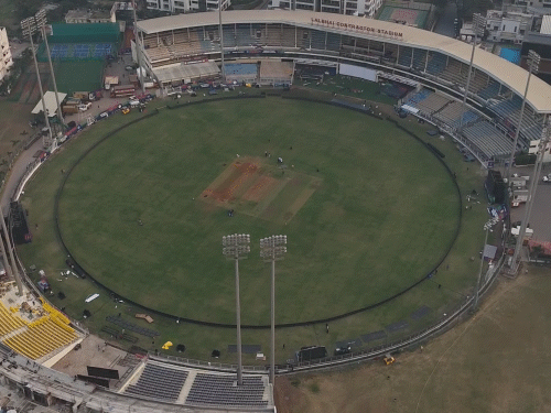 सूरत के लालभाई कॉन्ट्रैक्टर स्टेडियम, जहां ये पूरी लीग होगी।