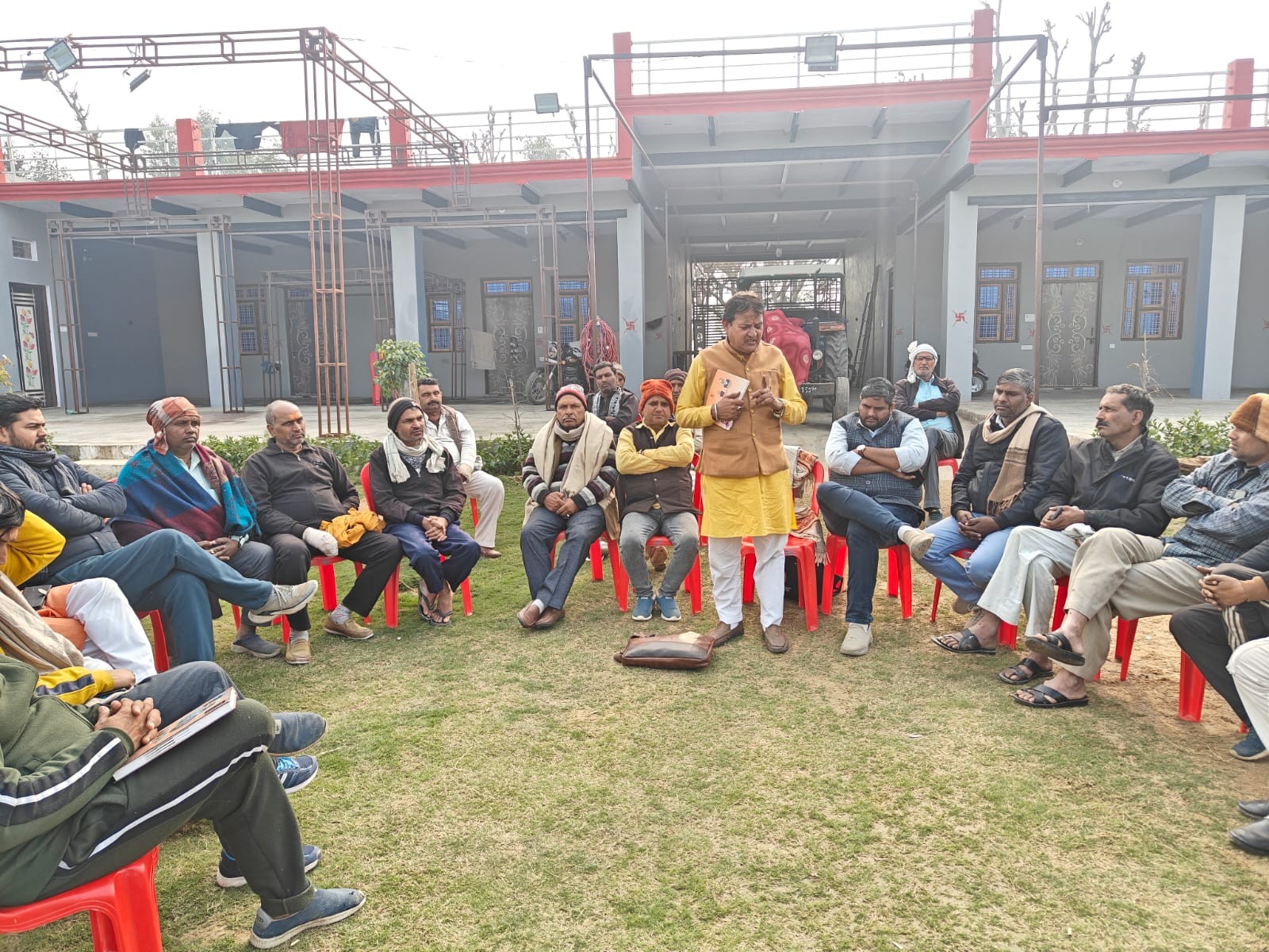 मंडल महामंत्री बीरीसिंह चौधरी ने कार्यकर्ताओं को पार्टी की पूंजी बताते हुए सक्रियता से कार्यों में लगे रहने का संदेश दिया।