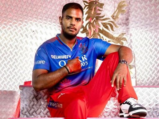 क्रिकेटर यश दयाल रॉयल चैलेंजर्स बेंगलुरु का हिस्सा रहे थे।