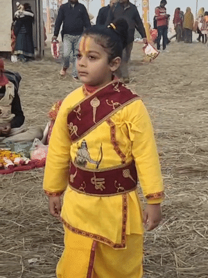 श्रृंगवेरपुर धाम से छह साल के श्रीश बाहुबली महाराज भगवान राम का बालरूप धारण कर पहुंचे हैं।