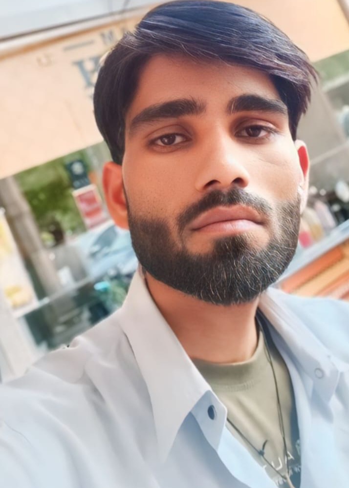 नरेश और उसके परिजन हुए फरार।