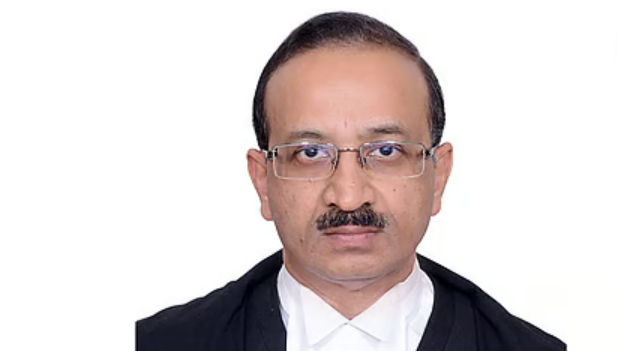 जस्टिस मनोज 12 अप्रैल 2013 को इलाहाबाद हाईकोर्ट के जज बने थे।