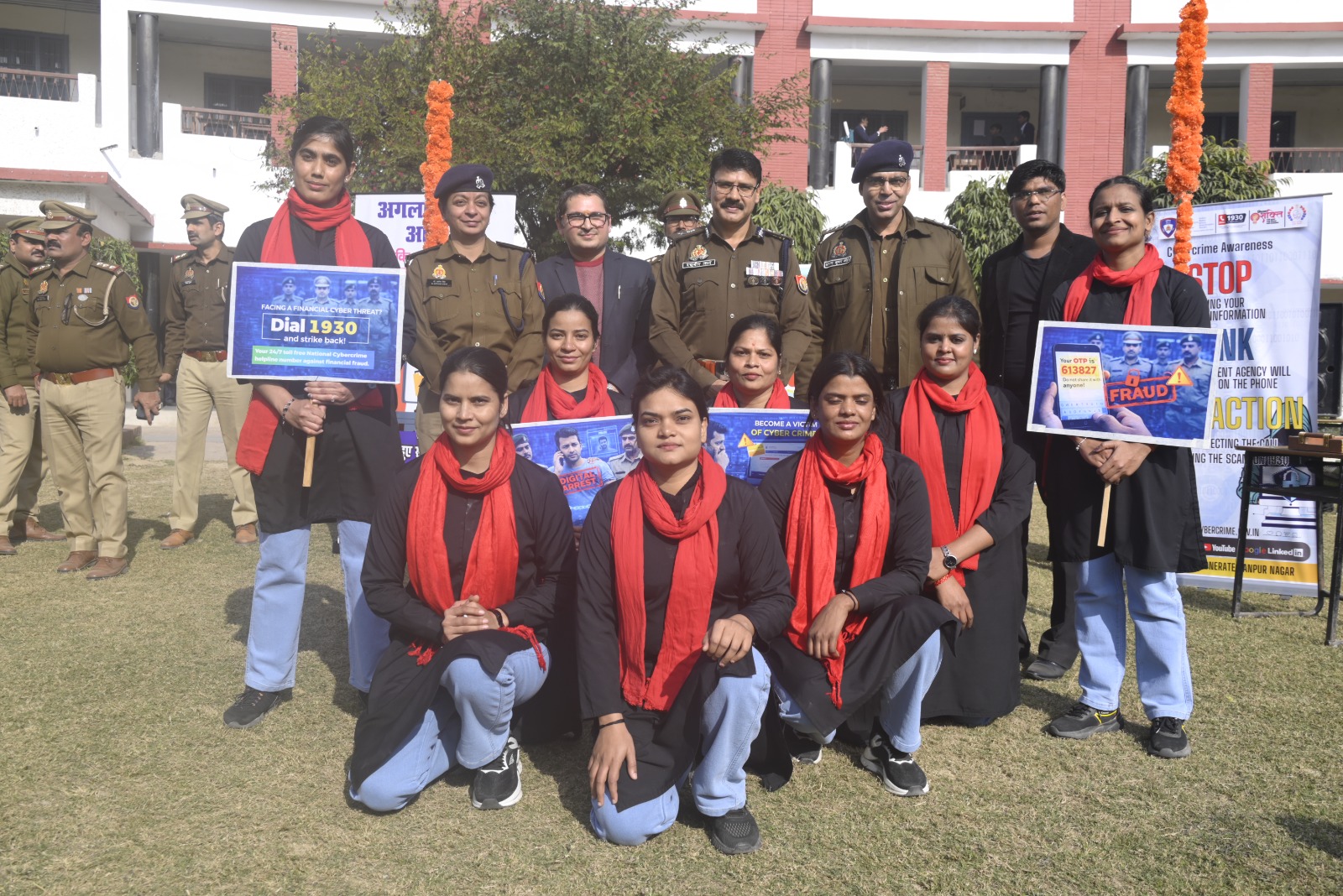 पुलिस का नुक्कड़ नाटक…डिजिटल अरेस्ट से UPI फ्रॉड तक:  कानपुर में साइबर अपराध पर पुलिस का जागरूकता अभियान, नाटक से समझाए ठगी के तरीके – Kanpur News