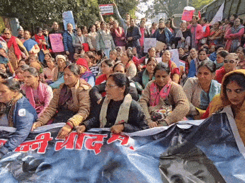 આ મામલાને CBI ને સોંપવા માટે 4 જાન્યુઆરીએ દેહરાદૂનમાં મોટો વિરોધ પ્રદર્શન થયું હતું.