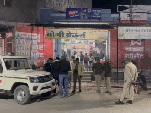 Rajasthan Kota Sangod Police Station Kishanpur Village History-sheeter Adil  Mirza City Police Rural Police to catch him, firing took place face to face  History-sheeter absconded Car seized | कोटा में हिस्ट्रीशीटर ने