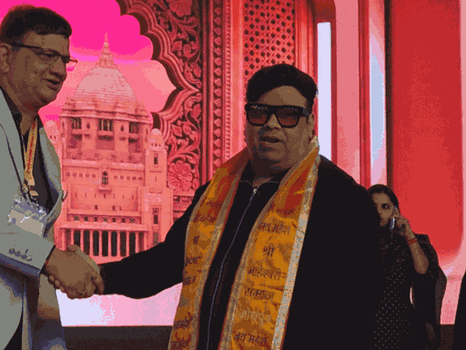 माहेश्वरी ग्लोबल कन्वेंशन में शुक्रवार को कॉमेडियन कीकू शारदा भी पहुंच थे।